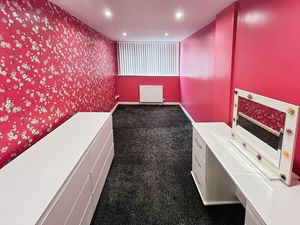 Basement room 3- click for photo gallery